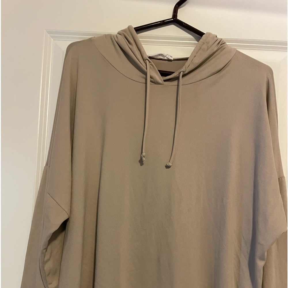 Talulah women’s drop shoulder shirt Tan super soft barely worn 2x